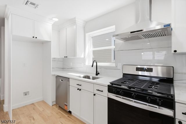 307 Chilton St, Elizabeth City, NJ 07208