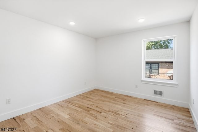 307 Chilton St, Elizabeth City, NJ 07208