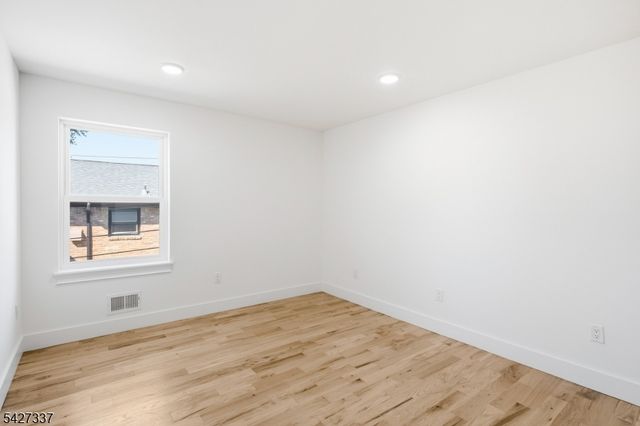 307 Chilton St, Elizabeth City, NJ 07208