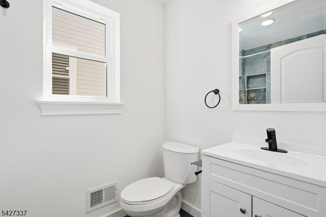 307 Chilton St, Elizabeth City, NJ 07208