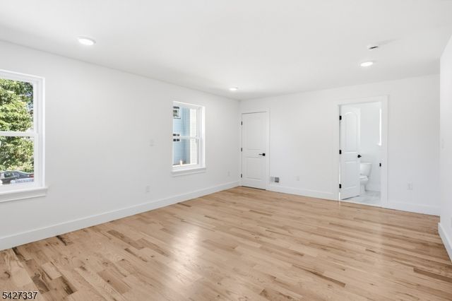 307 Chilton St, Elizabeth City, NJ 07208