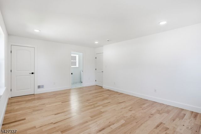 307 Chilton St, Elizabeth City, NJ 07208
