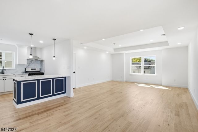 307 Chilton St, Elizabeth City, NJ 07208