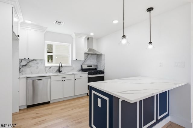 307 Chilton St, Elizabeth City, NJ 07208