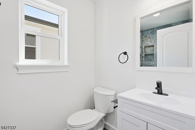 307 Chilton St, Elizabeth City, NJ 07208