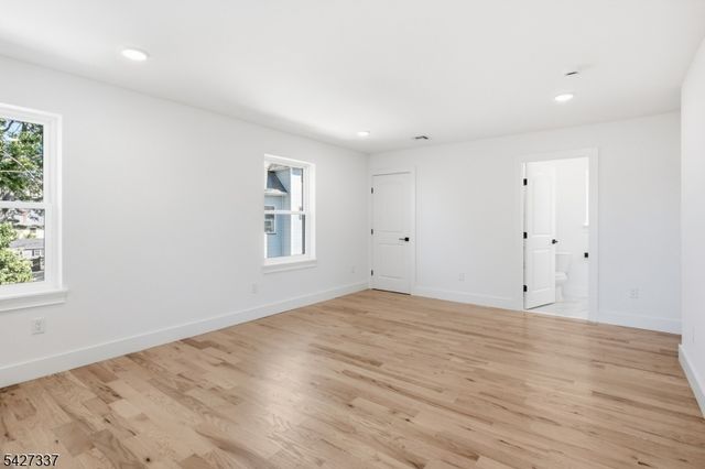 307 Chilton St, Elizabeth City, NJ 07208