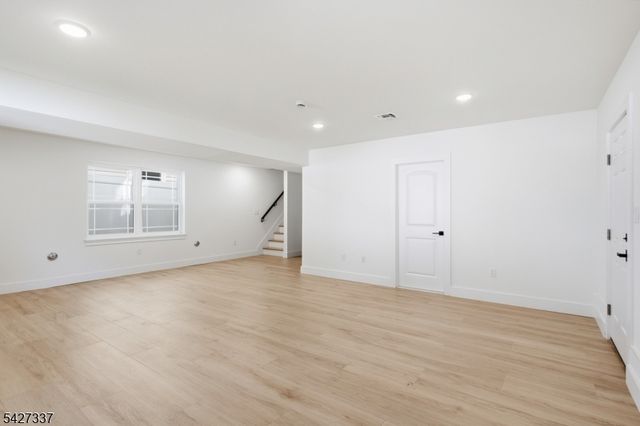 307 Chilton St, Elizabeth City, NJ 07208