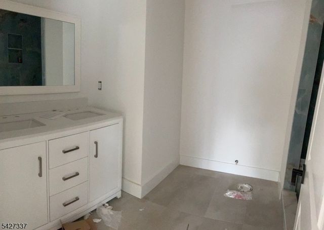 307 Chilton St, Elizabeth City, NJ 07208