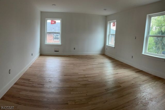 307 Chilton St, Elizabeth City, NJ 07208