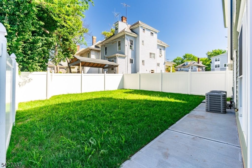 307 Chilton St, Elizabeth City, NJ 07208 — photo 4