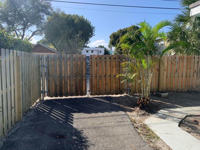 211 N Ocean Breeze 1, Lake Worth Beach, FL 33460