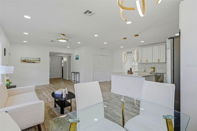 524 50TH AVENUE S, St Petersburg, FL 33705