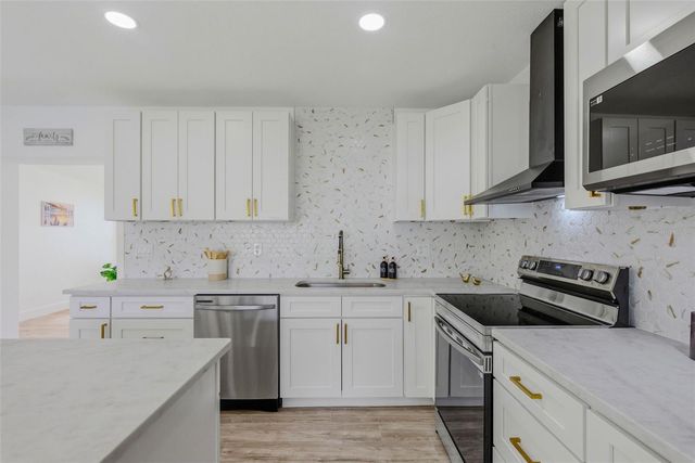 524 50TH AVENUE S, St Petersburg, FL 33705