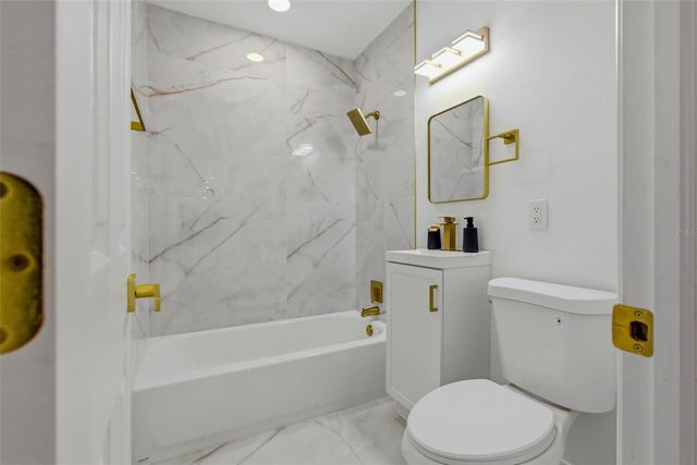 524 50TH AVENUE S, St Petersburg, FL 33705