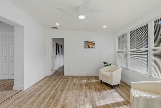 524 50TH AVENUE S, St Petersburg, FL 33705