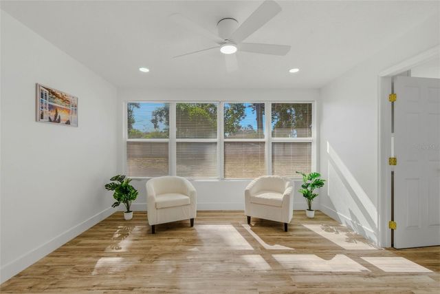 524 50TH AVENUE S, St Petersburg, FL 33705