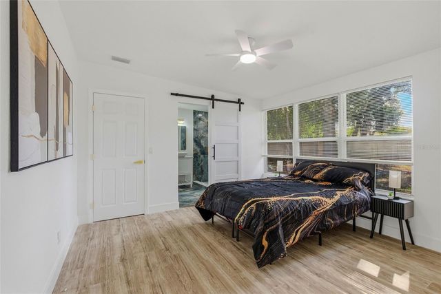 524 50TH AVENUE S, St Petersburg, FL 33705