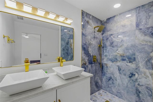 524 50TH AVENUE S, St Petersburg, FL 33705