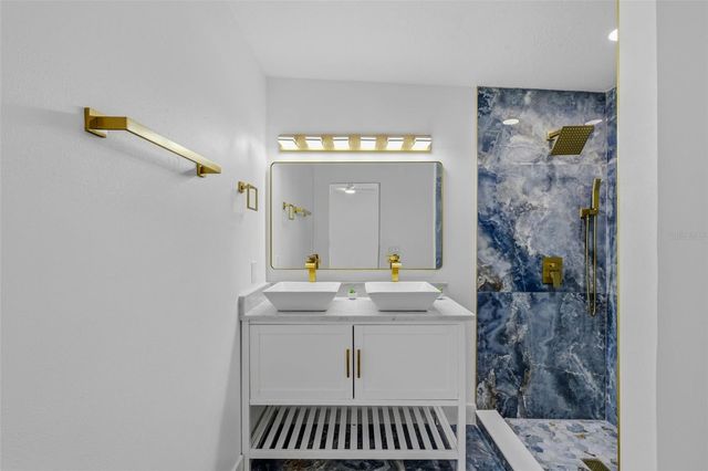 524 50TH AVENUE S, St Petersburg, FL 33705