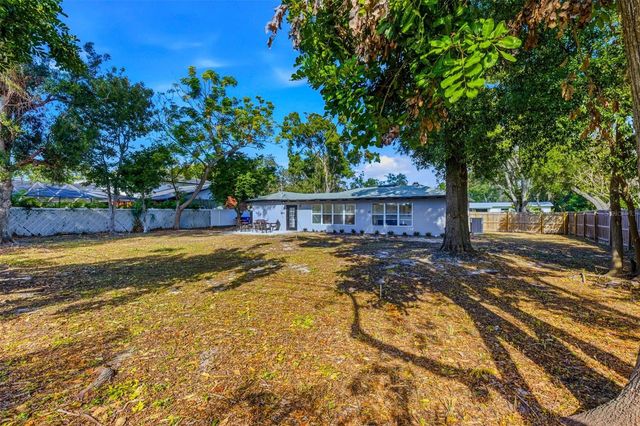 524 50TH AVENUE S, St Petersburg, FL 33705