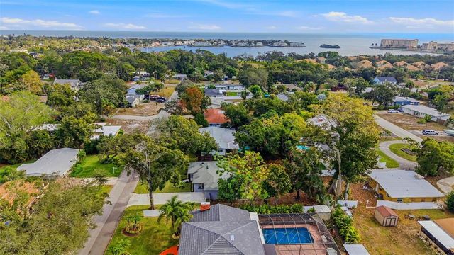 524 50TH AVENUE S, St Petersburg, FL 33705