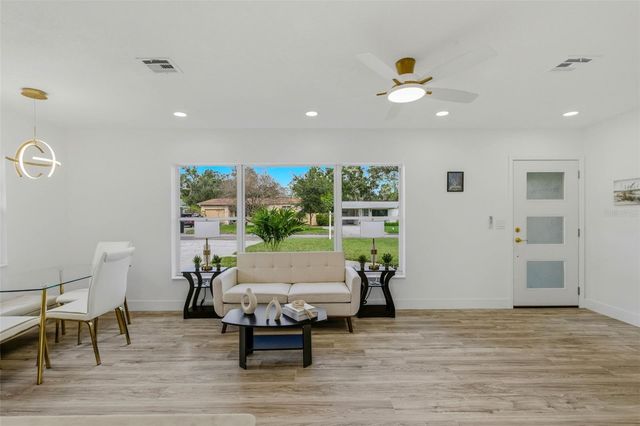 524 50TH AVENUE S, St Petersburg, FL 33705