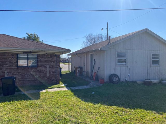 2801 6th Avenue N, Texas City, TX 77590