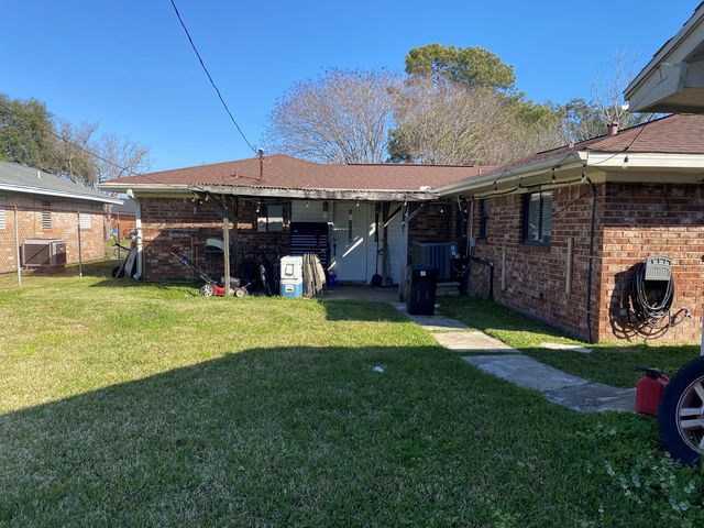 2801 6th Avenue N, Texas City, TX 77590