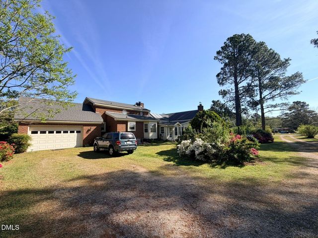 9222 Midway Road, Bailey, NC 27807