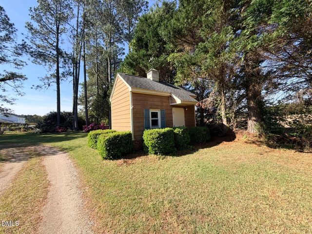 9222 Midway Road, Bailey, NC 27807
