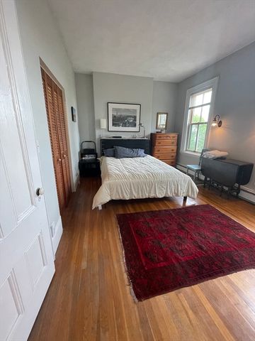 811 E.Broadway 2, Boston, MA 02127