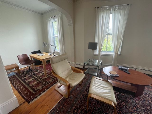 811 E.Broadway 2, Boston, MA 02127