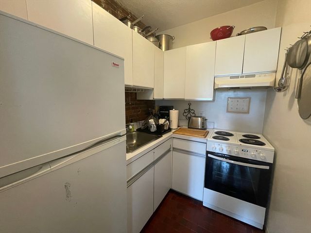 811 E.Broadway 2, Boston, MA 02127