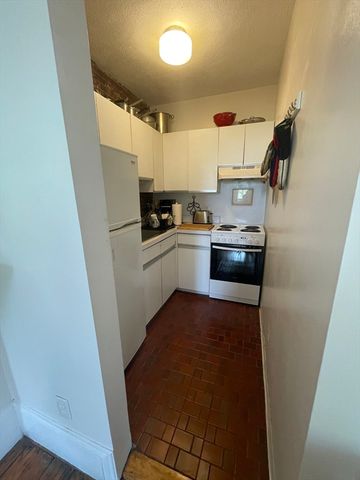 811 E.Broadway 2, Boston, MA 02127