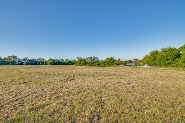 18760 CR 913 Road, Nevada, TX 75173