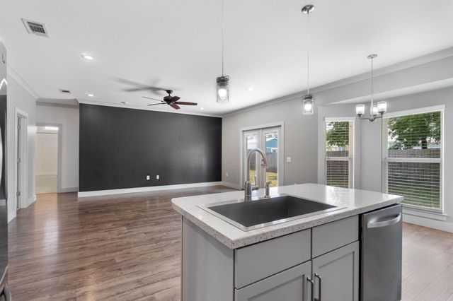 4464 Goldfinch Way, Crestview, FL 32539