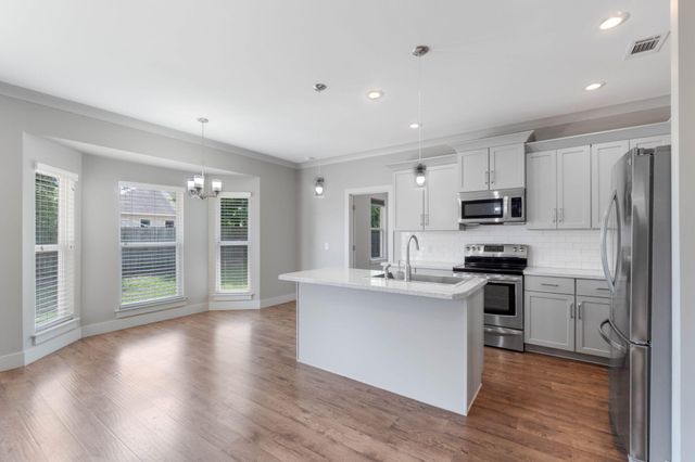 4464 Goldfinch Way, Crestview, FL 32539