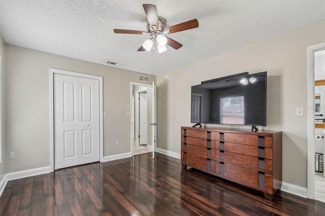 4706 WANDERING WAY, Tampa, FL 33624