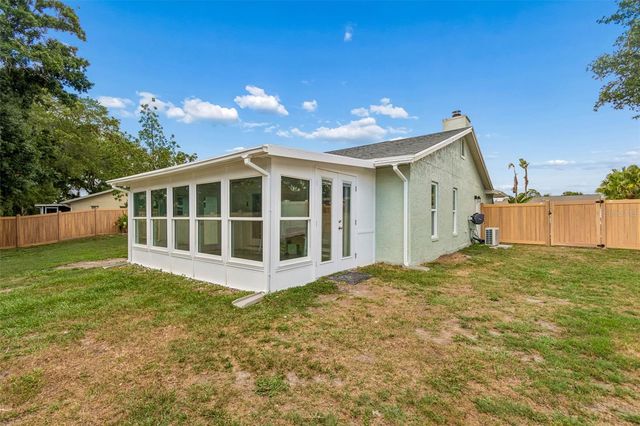 4706 WANDERING WAY, Tampa, FL 33624