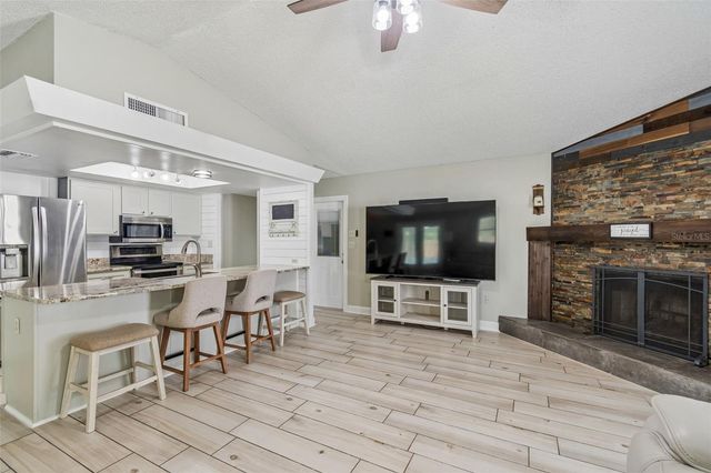4706 WANDERING WAY, Tampa, FL 33624