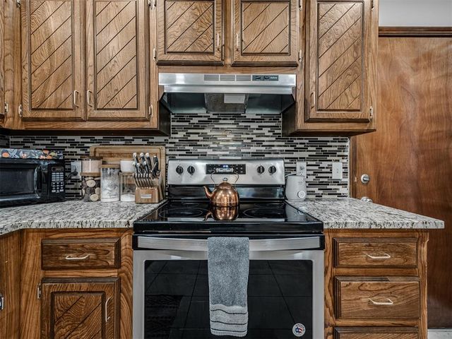 6904 Elk Canyon Road, Oklahoma City, OK 73162