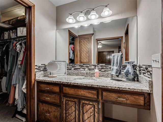 6904 Elk Canyon Road, Oklahoma City, OK 73162