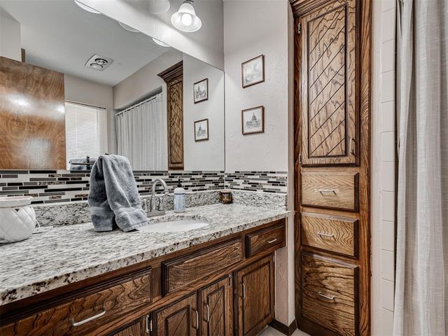 6904 Elk Canyon Road, Oklahoma City, OK 73162
