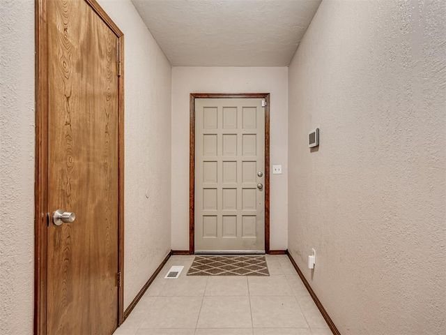 6904 Elk Canyon Road, Oklahoma City, OK 73162