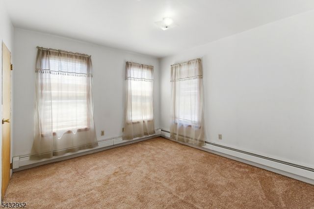 47 Rankin St, Elizabeth City, NJ 07206
