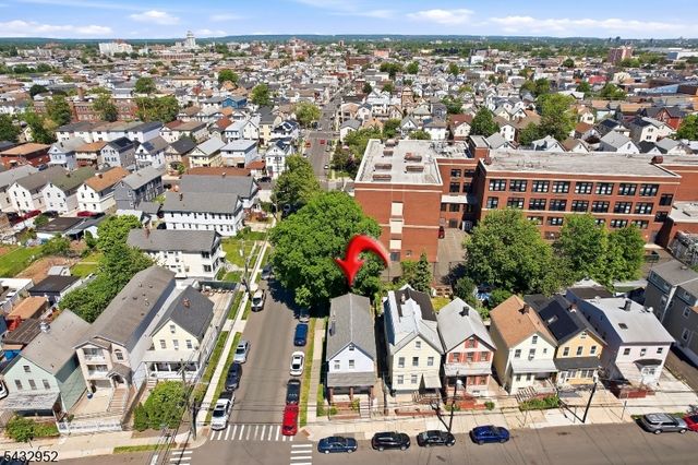 47 Rankin St, Elizabeth City, NJ 07206