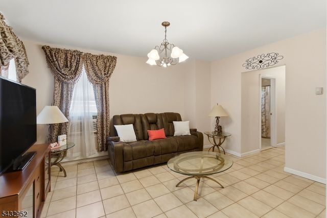 47 Rankin St, Elizabeth City, NJ 07206
