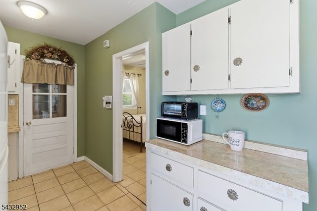 47 Rankin St, Elizabeth City, NJ 07206