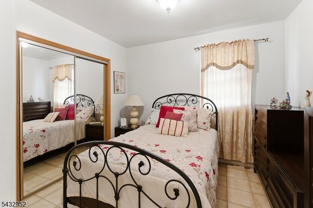47 Rankin St, Elizabeth City, NJ 07206