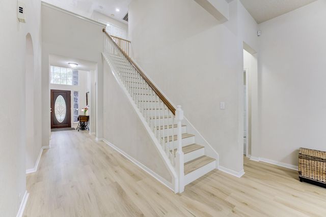 515 Deer Hollow Drive, Sugar Land, TX 77479